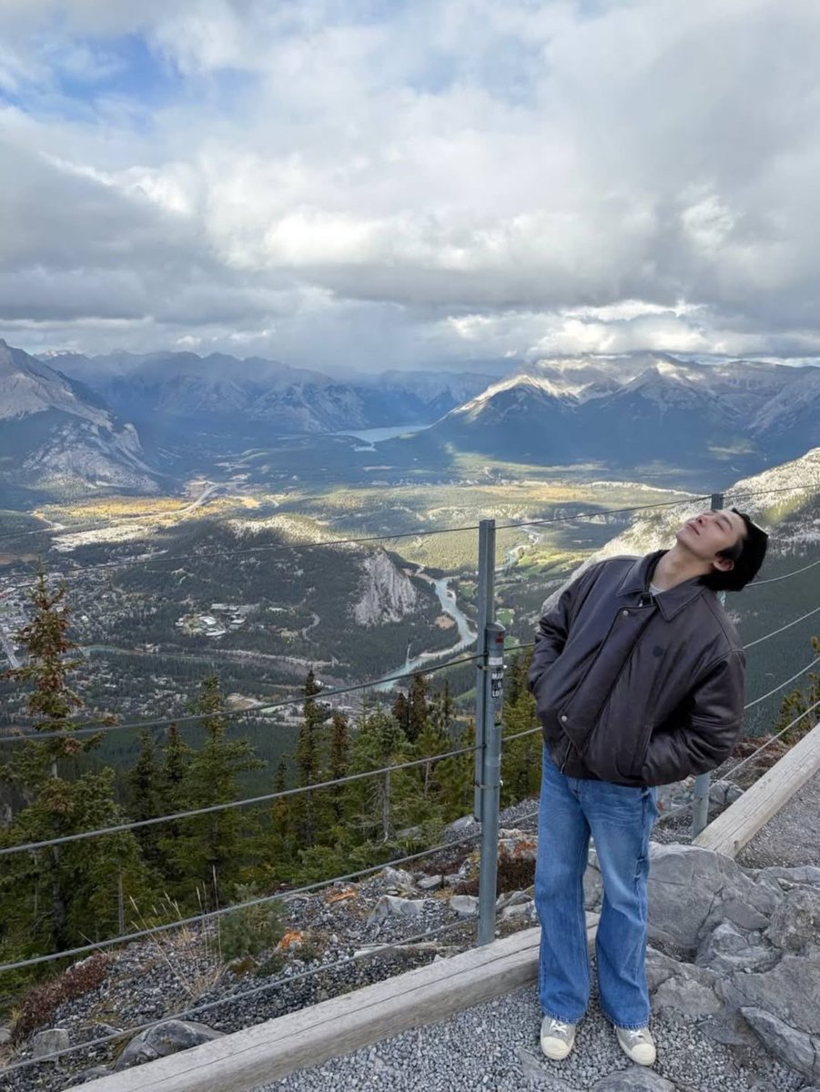 sunlitfmd's tweet image. Sksksksk