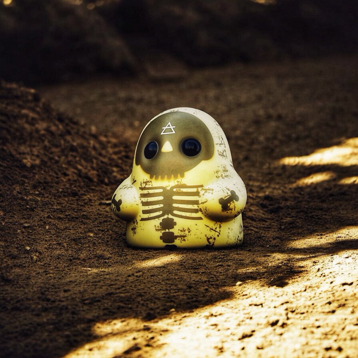 Anybody else remember the release of this guy? Four days of insanity trying to get all of those damn skellies!

#TinyGhostTuesday #BonesofEarth