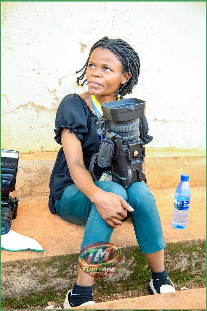 #Burundi Ntawobura kugutera intege uravye ukwo ungana n'amateka yawe muri vidéographie, rédaction, réalisation et reportage.
Kuri <a href="/BwizaRadio/">Radio Télévision Burundi Bwiza</a> wirambireho!
Turagukeje, uterimbere nk'umuzinga: <a href="/NtakiyisumbaD/">NTAKIYISUMBA Déborah</a> 

#tubakeze_tukibabona
<a href="/Burundi1stLady/">Angeline Ndayishimiye Ndayubaha</a>