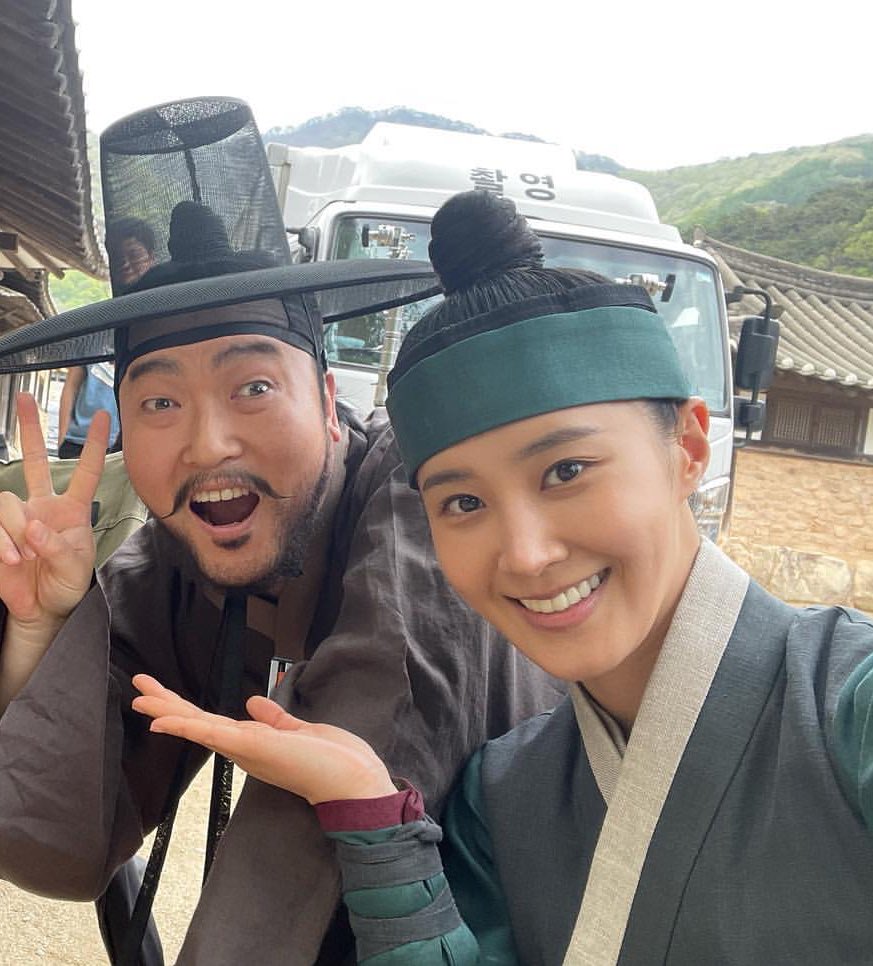 oh yuri's costar from bossam is in this movie