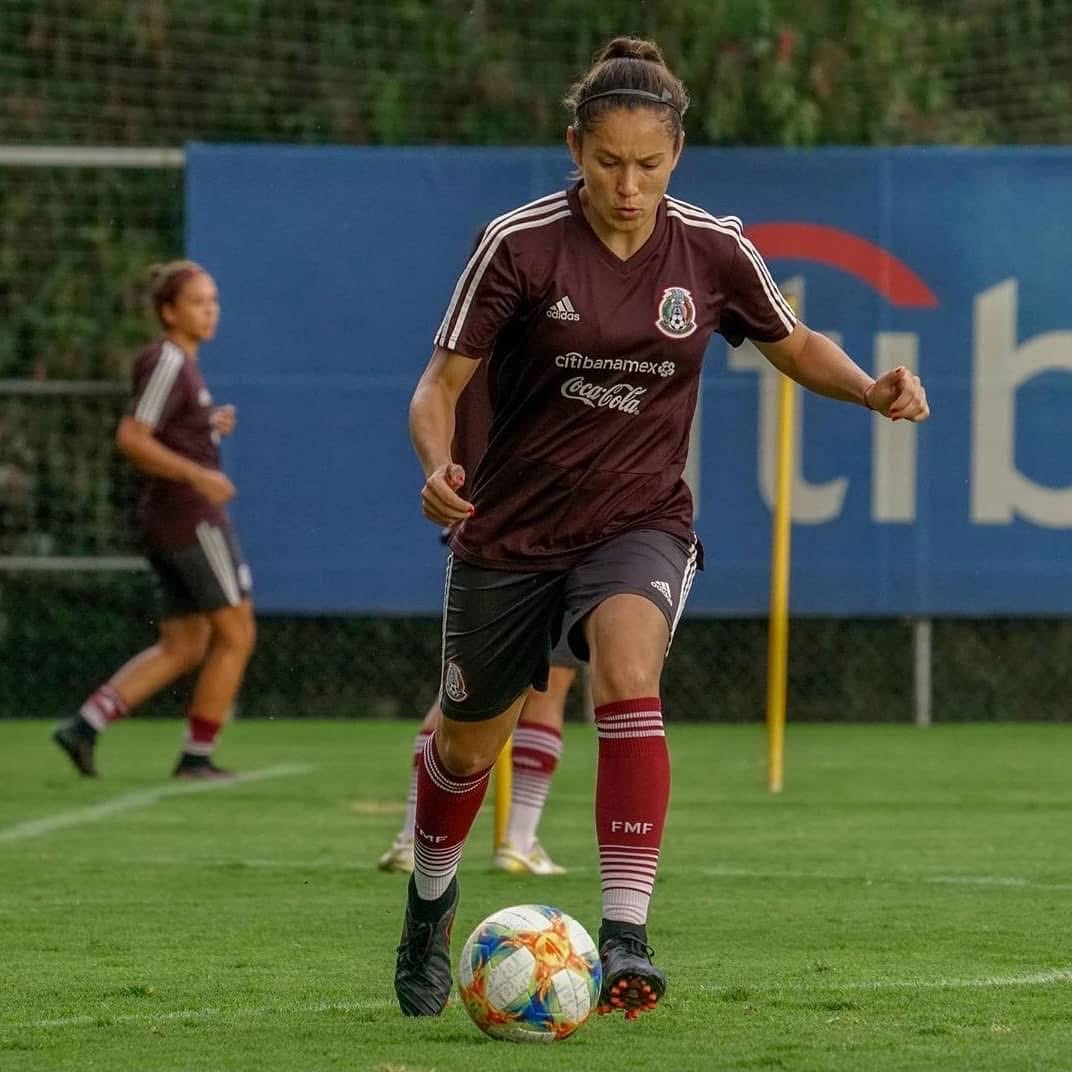 El fútbol me enseñó que pensar bien el juego alarga cualquier carrera.