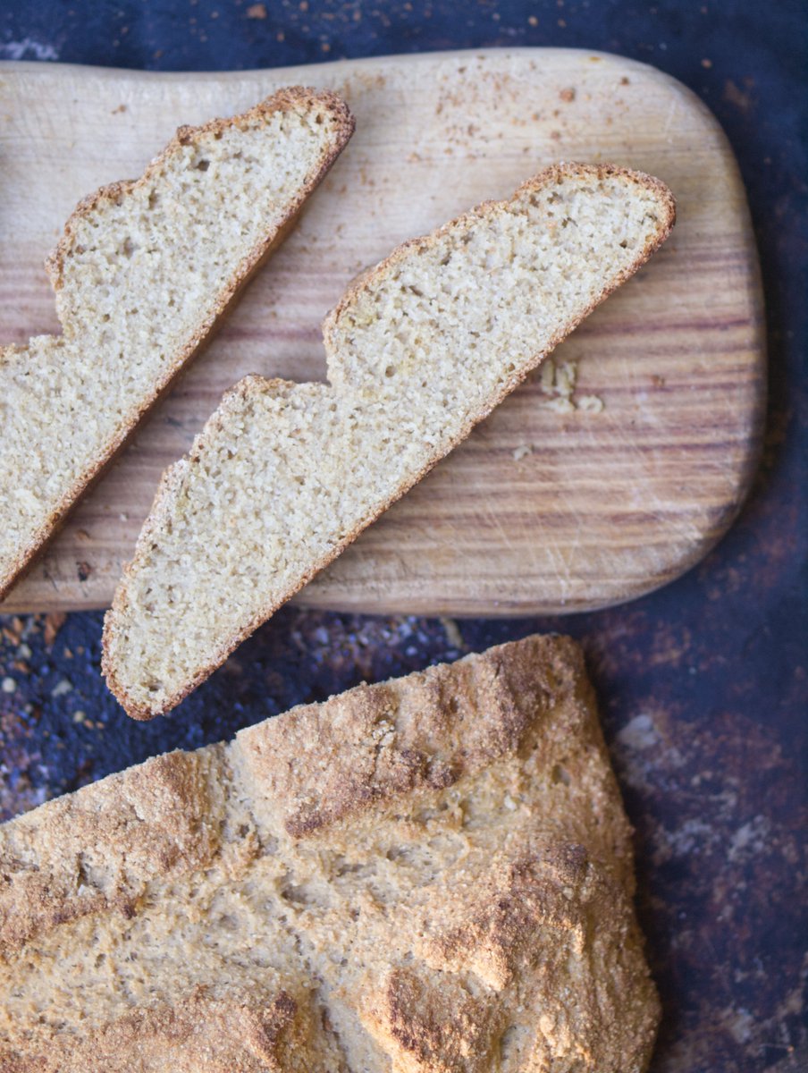 Sourdough discard soda bread gets bread on the table in under 45 minutes.

Recipe is in my free ebook, link in comments.