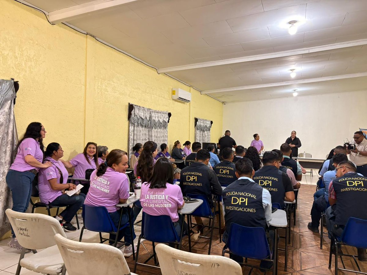 OPROUCE's tweet photo. Este 25 de noviembre, desde OPRouce nos sumamos al pronunciamiento de la Red contra la violencia hacia las mujeres y las niñas de Cuba.  
Nos solidarizamos con las familias de las 262 víctimas de feminicidio en 2025 y exigimos justicia, transparencia y políticas públicas https://t.co/IWe36j6lW8