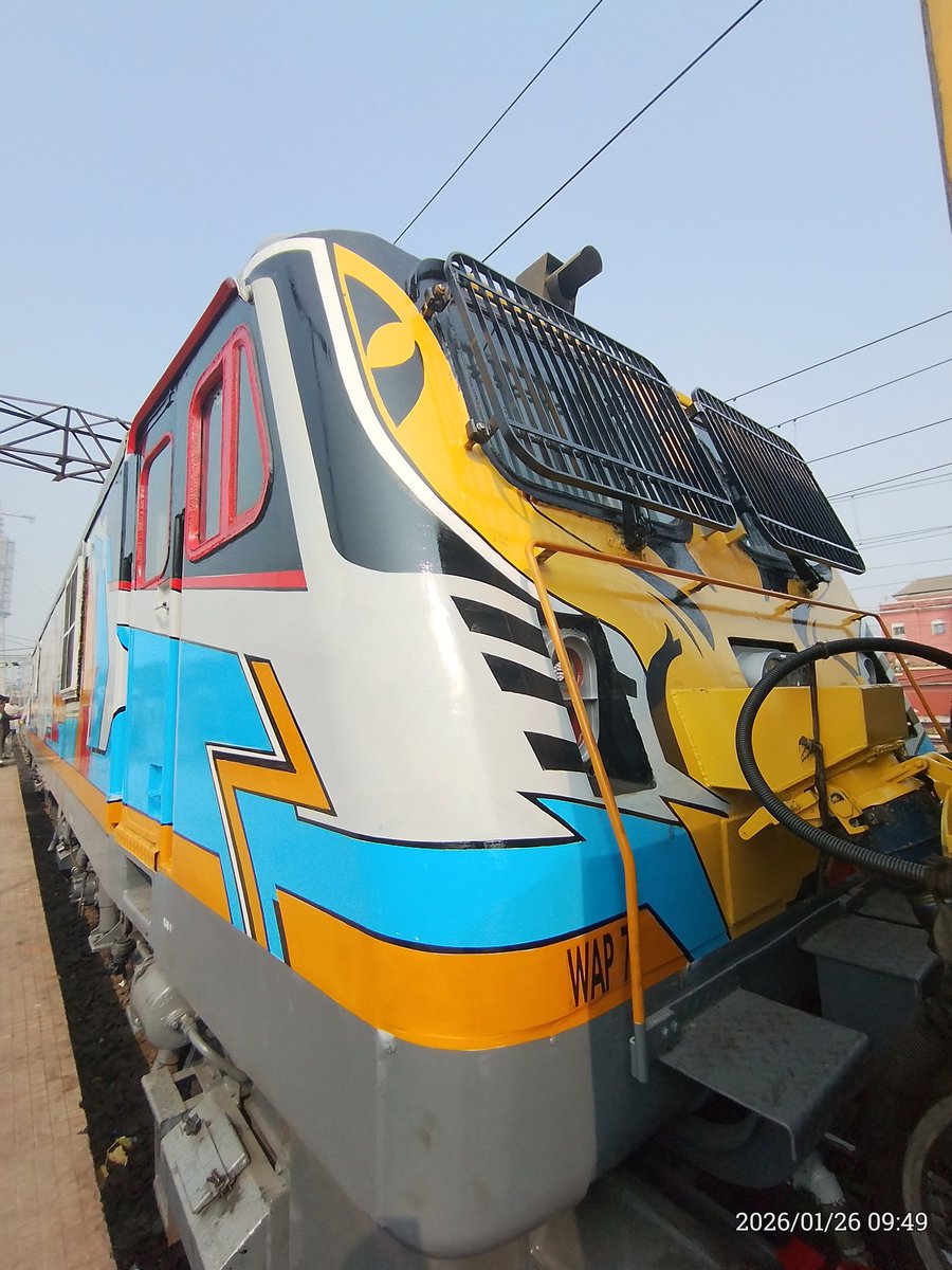 ayush_Railgeek's tweet photo. Some of the clicks on the auspicious 77th Republic day of the celebrated loco -39178 MUKHI (Return of the Cheetah) based on the preservation of the race .
Kudos to Subhajit Saha @traintrackers @SomankoT and all the staff - railfans who are unnoticed in this initiative 
- 26.1.26 https://t.co/WEKSzJLVci
