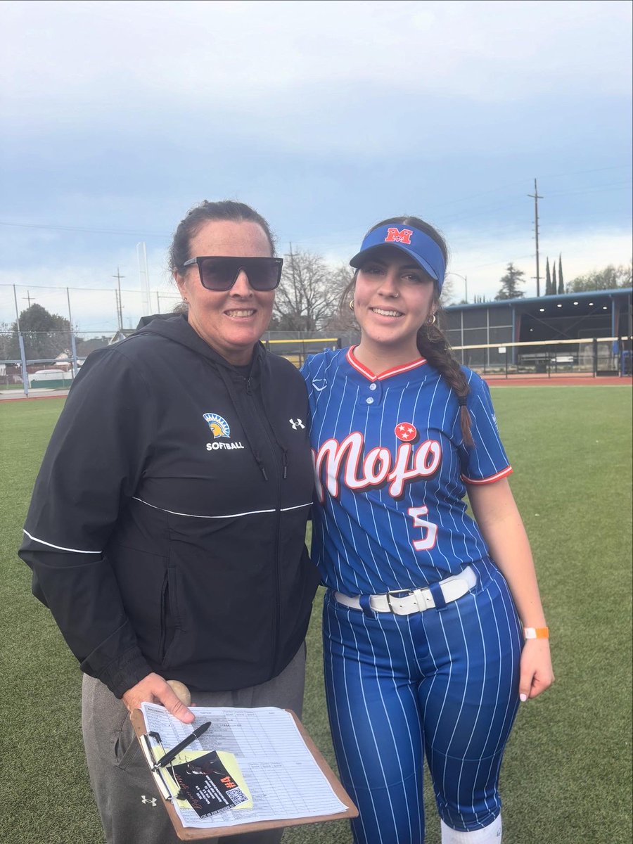 MojoPikas tweet media