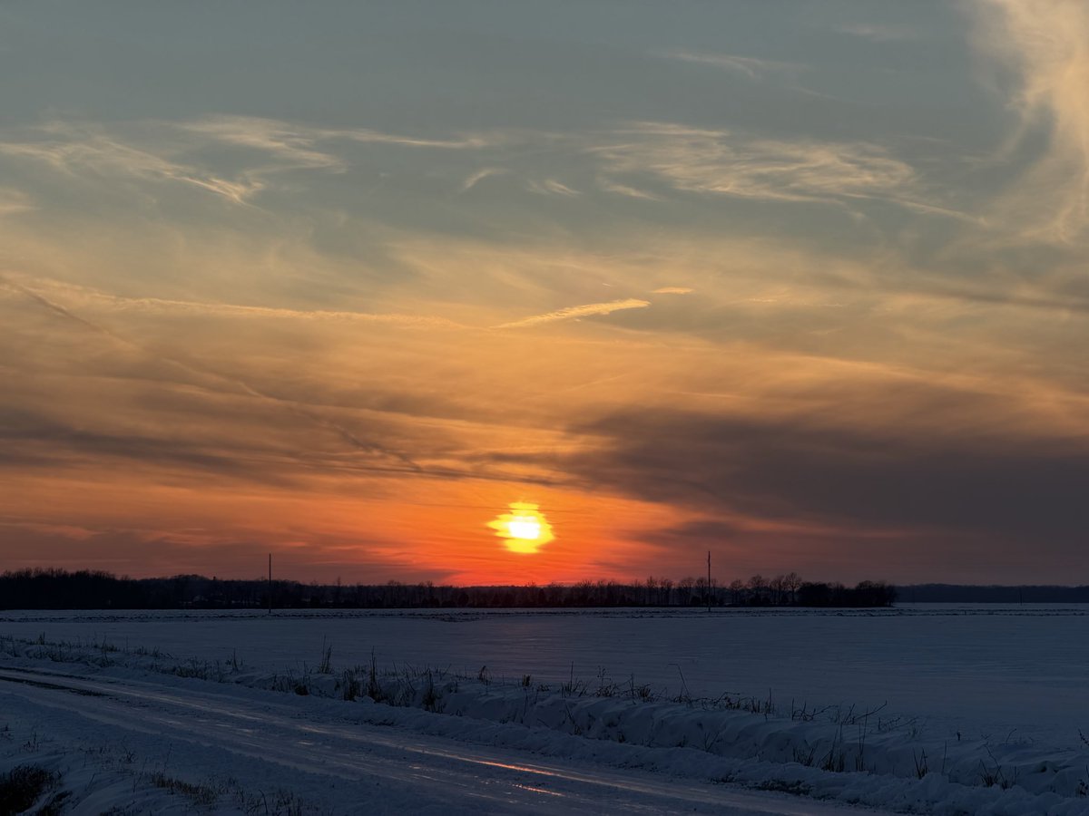 jrdusmc's tweet photo. Snowy sunset near Hartford KY #tristatewx #sunset #kywx @Wayne_C_Hart @RonanRhodes @wxornotBG https://t.co/NHRnYBBInm