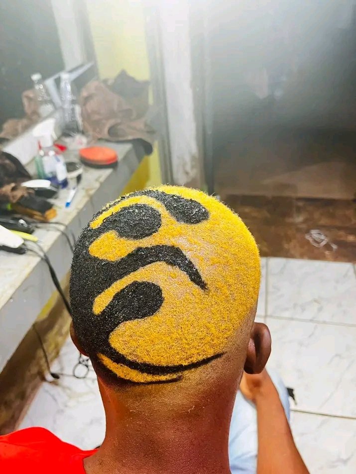 SATOPBARBER's tweet image. 🔥💈 Shaved to perfection, vibes on a million! 💥 That Superman logo fade is giving LIFE – like, is he saving the day or starting a new trend? 😂💪 #BarberGameStrong #SupermanVibes #FadeMaster #BarberGoa