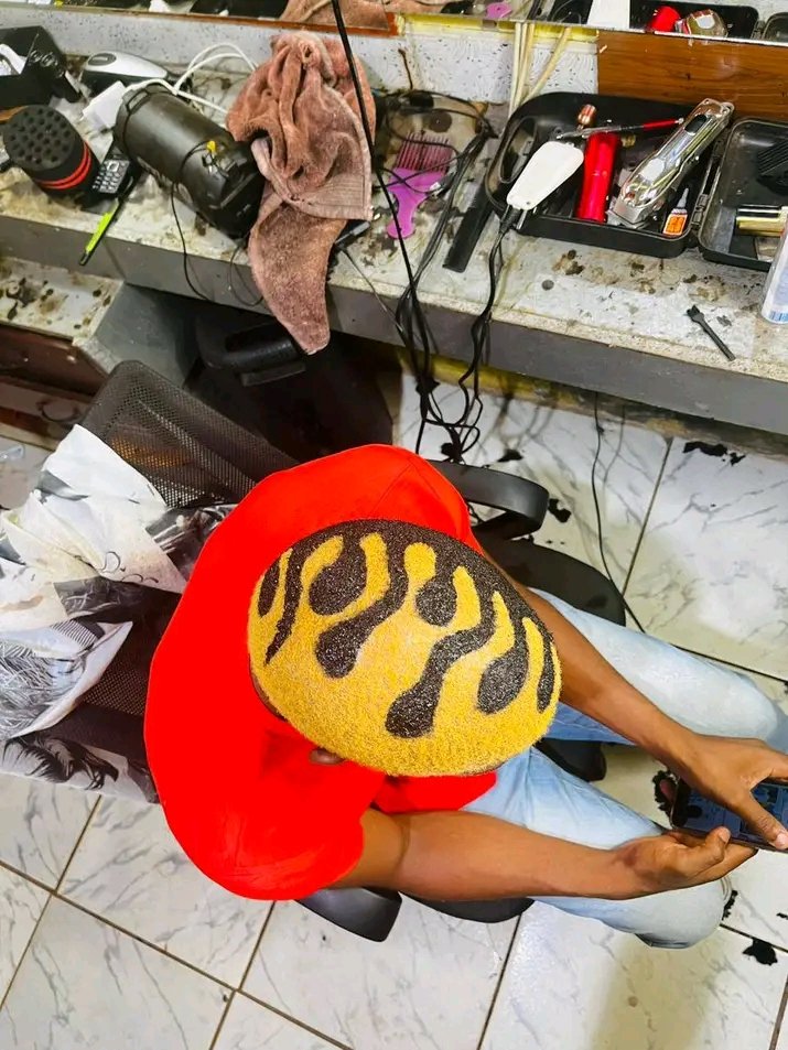 SATOPBARBER's tweet image. 🔥💈 Shaved to perfection, vibes on a million! 💥 That Superman logo fade is giving LIFE – like, is he saving the day or starting a new trend? 😂💪 #BarberGameStrong #SupermanVibes #FadeMaster #BarberGoa