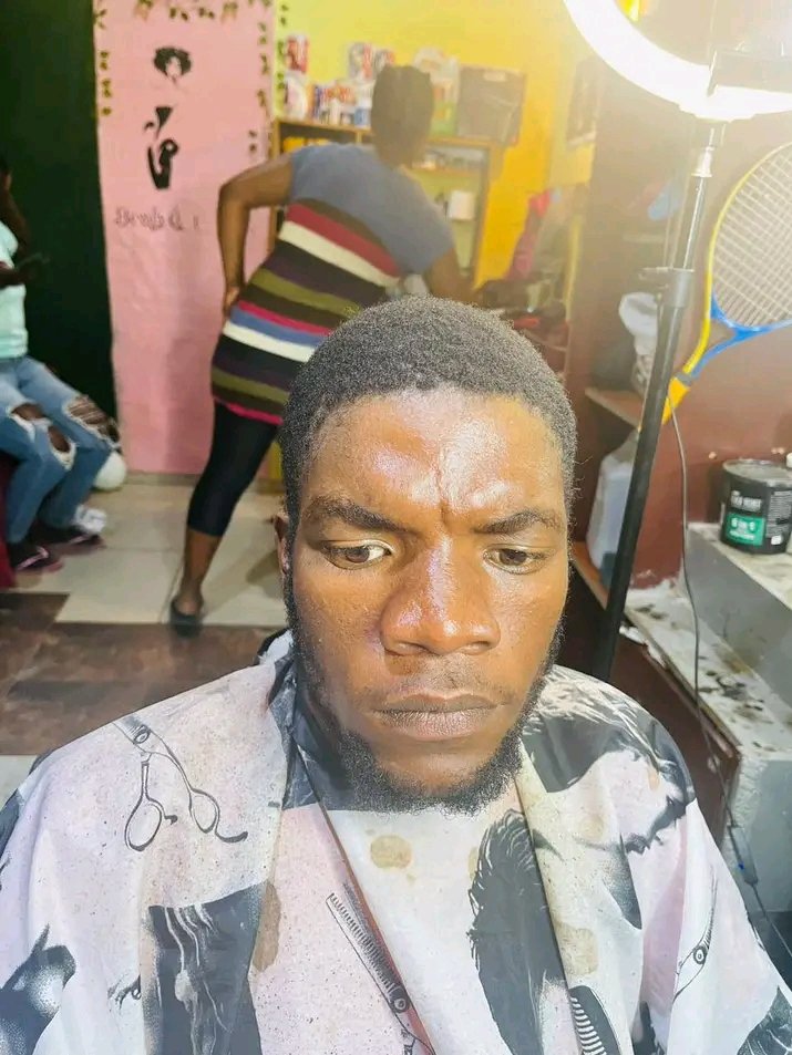 SATOPBARBER's tweet image. 🔥💈 Shaved to perfection, vibes on a million! 💥 That Superman logo fade is giving LIFE – like, is he saving the day or starting a new trend? 😂💪 #BarberGameStrong #SupermanVibes #FadeMaster #BarberGoa