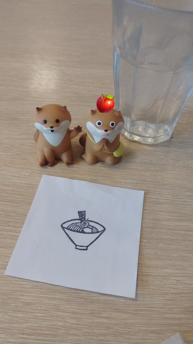 念願の“中華ごはん かんざし”さんへ
11:30の開店一巡目で入店できてもう感動🥹
中華そばは見た目から美しく、味は勿論おいしすぎた！
四川麻婆豆腐は山椒が効いてて痺れる美味さ✨少し塩味が強かったかな💦
店員さん皆いい人でまた感動🥹
ごちそうさまでした✨
 #中華ごはんかんざし
 #オモウマ