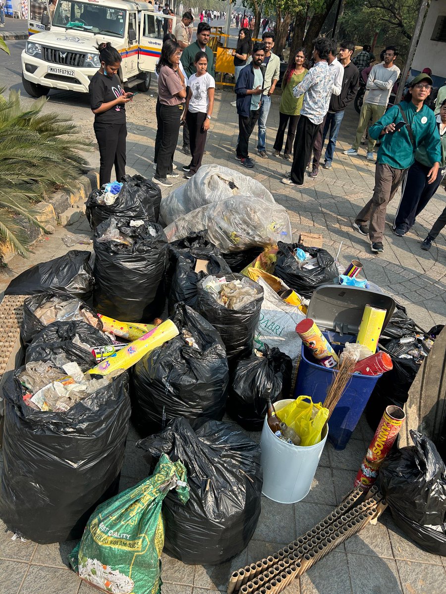 vrikshit's tweet photo. 200kg of waste collected from Futala Lake.While we love this iconic spot,the pollution is alarming.
@VrikshitFoundation is doing its part now we need citizens & authorities to step up.Urging @ngpnmc @nagpurcp @nitin_gadkari @Dev_Fadnavis to take action.#SaveFutala #CleanNagpur https://t.co/n6cIjXjrE8