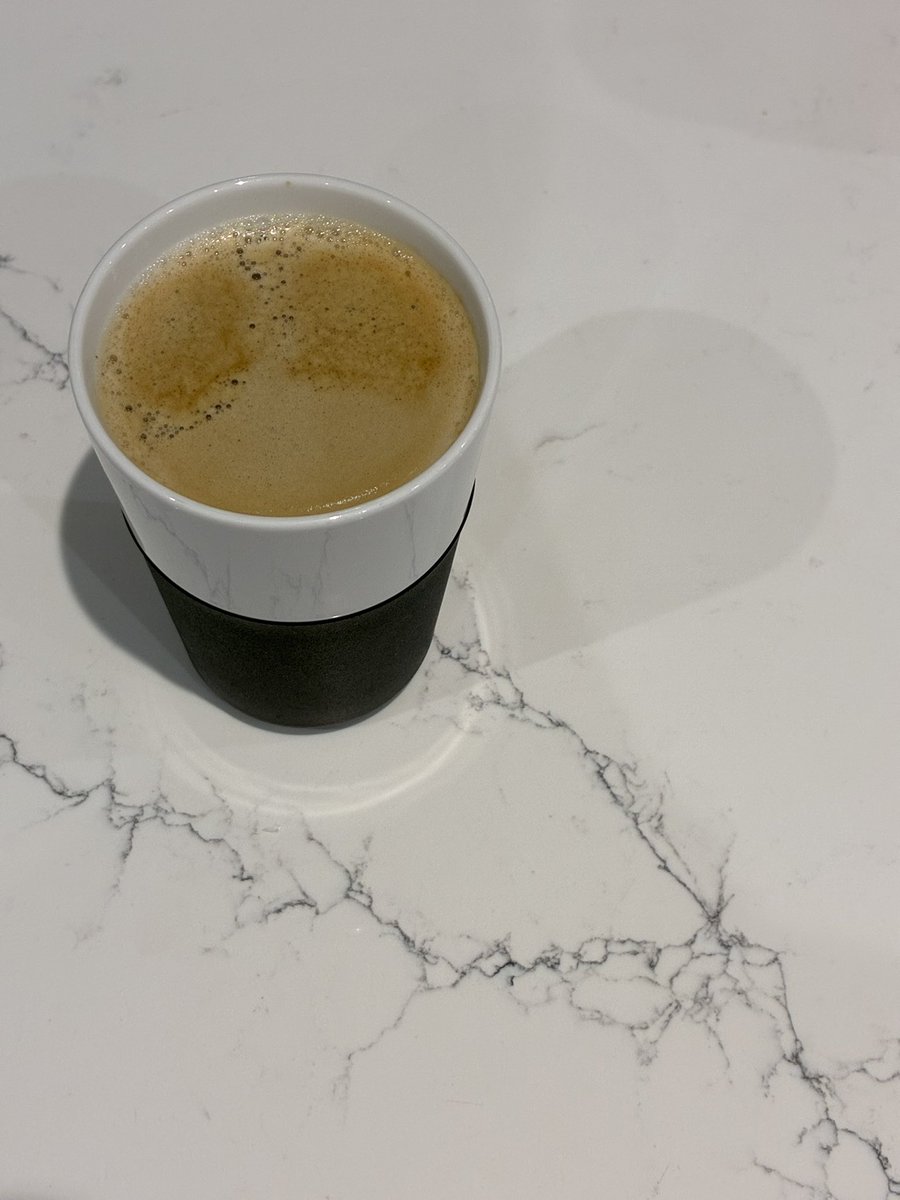 #Morning ☕️

Preparing to do the ‘work’ in the shadows…‼️

One shot at a time…😉

Day 5 ~ come alive 😳

🙌💜🧠
#coffee #exercise