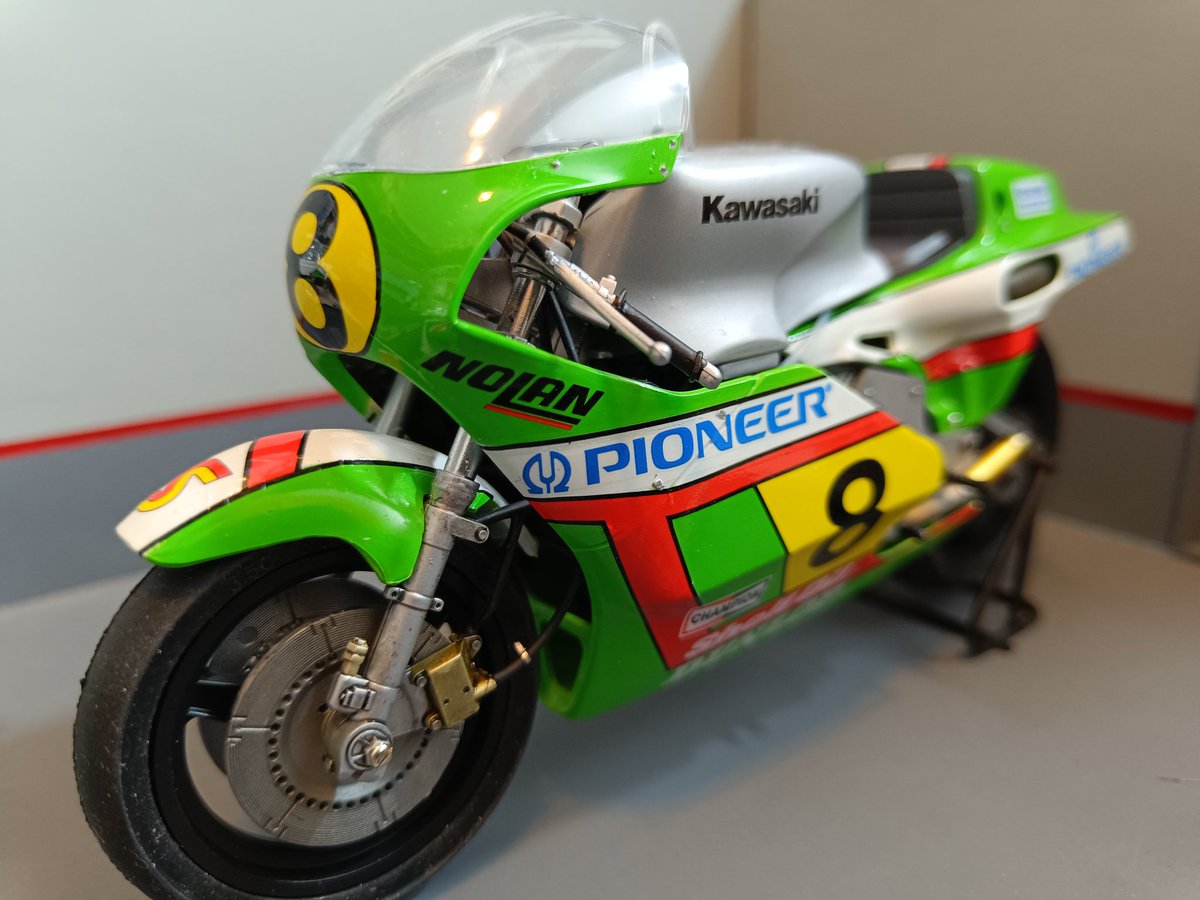 voromont's tweet photo. He terminado la KR 500 de Korg Ballington✨
La otra KR, la dejaré desnuda. Mientras termino los carenados y soportes para ellos.
#kawasaki #kr500 #scalemodelbike #scalemodel https://t.co/ewgmmLy28z