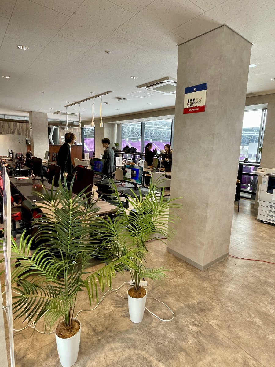 nishidadesu's tweet photo. 🎮
久しぶりのBATTLE OF KINKI
外は雪が降るなか
中は激アツの熱戦でした。
#サンガスタジアム
#eスポーツ
#apex
#kentoboss
#ななっふぃー https://t.co/GujPKoOzvm