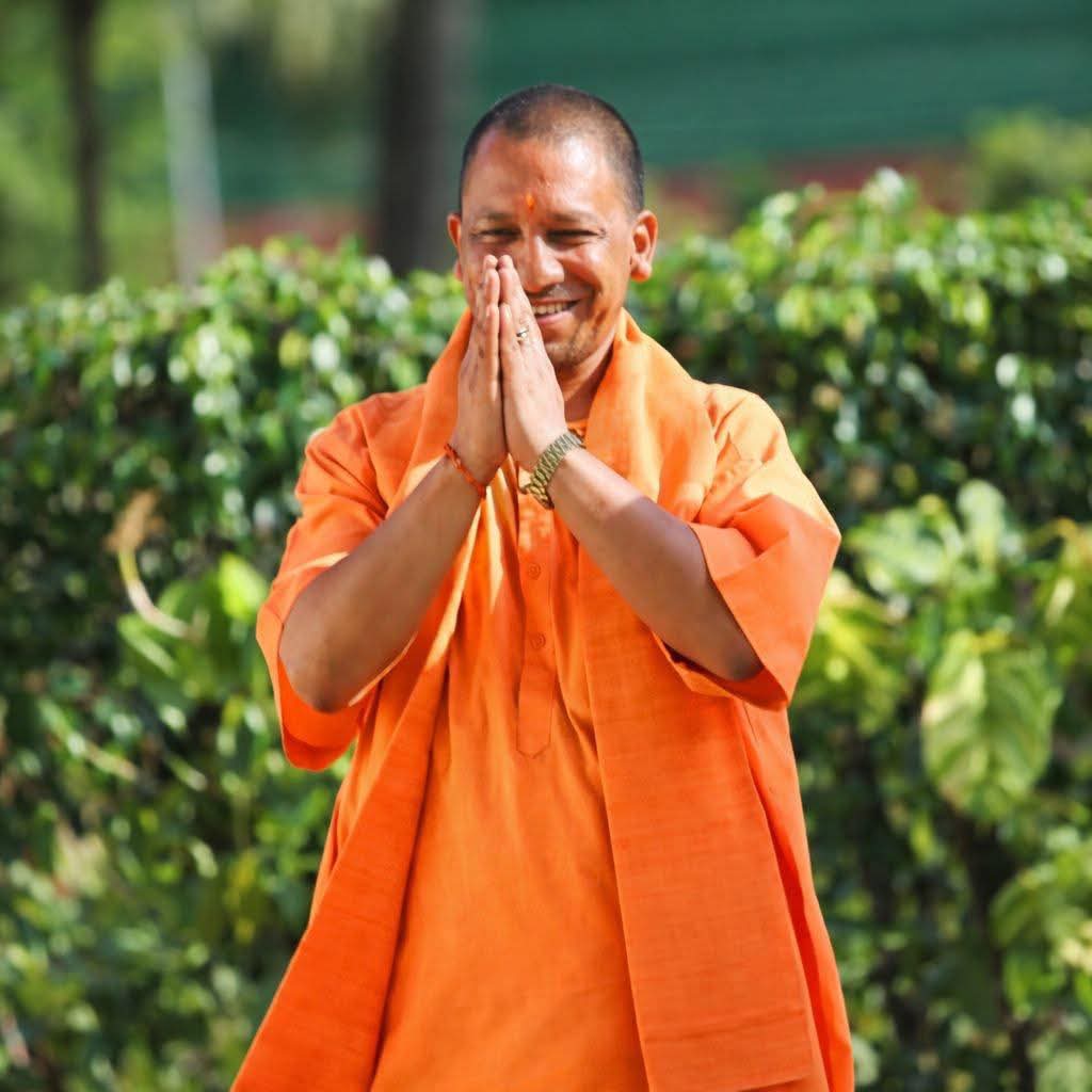 janardanspeaks's tweet photo. आज फिर से सबको एक बार यक़ीन हो गया कि एक हीं नेता है so-called भारतीय जनता पार्टी में जिसने हर समाज का भला चाहा है ! 
जिसने सरकार के आँख में आँख डालकर शासन किया है ! 
जिसन��� उत्तर भारत के साथ हो रही भेदभाव को हँस- हँसकर झेला है। 
जनता को सब पता है कि वो हमारा शेर क्या सब झेल रहा है ! 
जो हाल तुमनें स्वर्गीय कल्याण सिंह जी के साथ किया, जो हालत तुमनें मुरली मनोहर जोशी जी के साथ किया है.. वह हाल जनता कभी भी तुम्हें योगी जी के साथ नहीं करने देगा !!

हमें बिल्कुल यकीन है कि इस काले कानून के खिलाफ, हमारे साथ किये गए तमाम साजिश के खिलाफ जब हम अपनी हक़ के लिए पूरे दम से लड़ेंगे तो जैसे कल्याण सिंह जी कार सेवकों पर गोलियां चलाने से मुकर गए थे और सीना चौड़�� करके खड़े रहे हर अंत तक, वैसे हीं महाराज जी भी हमारे साथ अडिग होकर अंत तक खड़े रहेंगे !!❤
@myogiadityanath

#UGCRollBack
