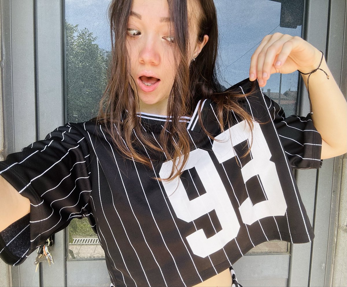 hel leehrax tweet media