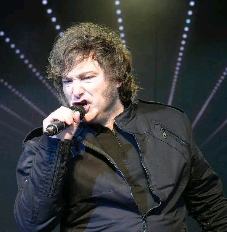 sofilopiccolo's tweet image. QUE TIPAZO ES JAVIER MILEI