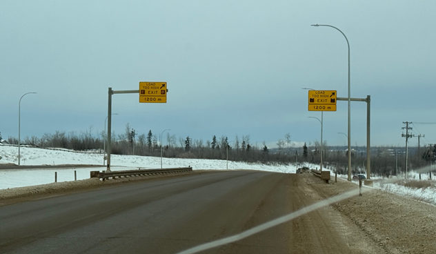 511Alberta's tweet image. Traffic Advisory: NB Hwy63, 200m after Gregoire Dr &amp;amp; 600m before Tolen Dr in Fort McMurray - high load warning lights non-operational. Be aware and take necessary precautions or choose an alternative route until the lights are repaired. #ABRoads #ymm