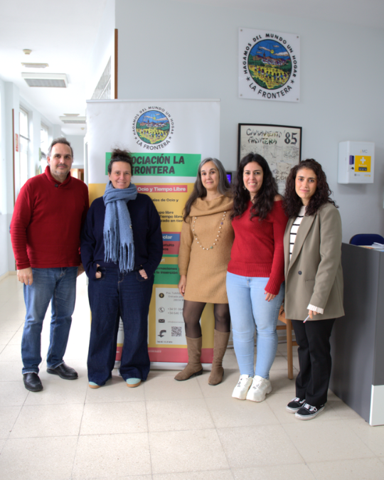 🤝 #FEVOCAM visitó a su entidad miembro #AsociaciónLaFronteraSocial, que desde 1988 defiende los #derechos de #niños/as, #jóvenes y #adultos en situación de marginación y ofrece #formación, #orientación y #apoyo #social.

#voluntariado