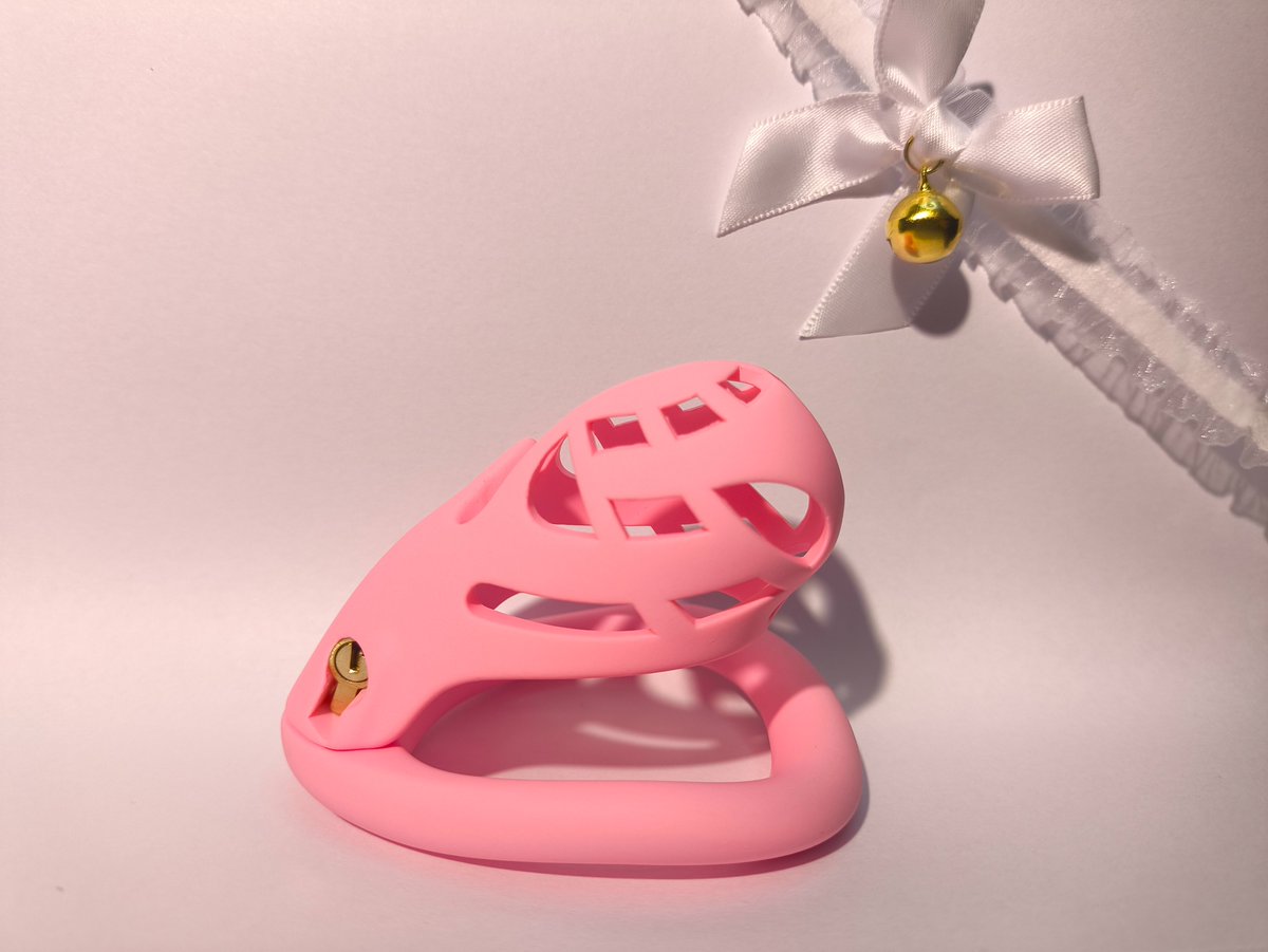 役次元贞操锁-锁欲
粉粉嫩嫩款 现已上线❤🥳

舒适，亲肤，丝绸触感
大开口，好尿尿
不磨皮，不卡蛋
轻轻松松锁七天

独家-类·孤配锁芯
钥匙不通开，到手≈孤配

锁欲所求，享受管控🥰

转发+关注，2.2 抽取锁欲贞操锁粉色款五个！