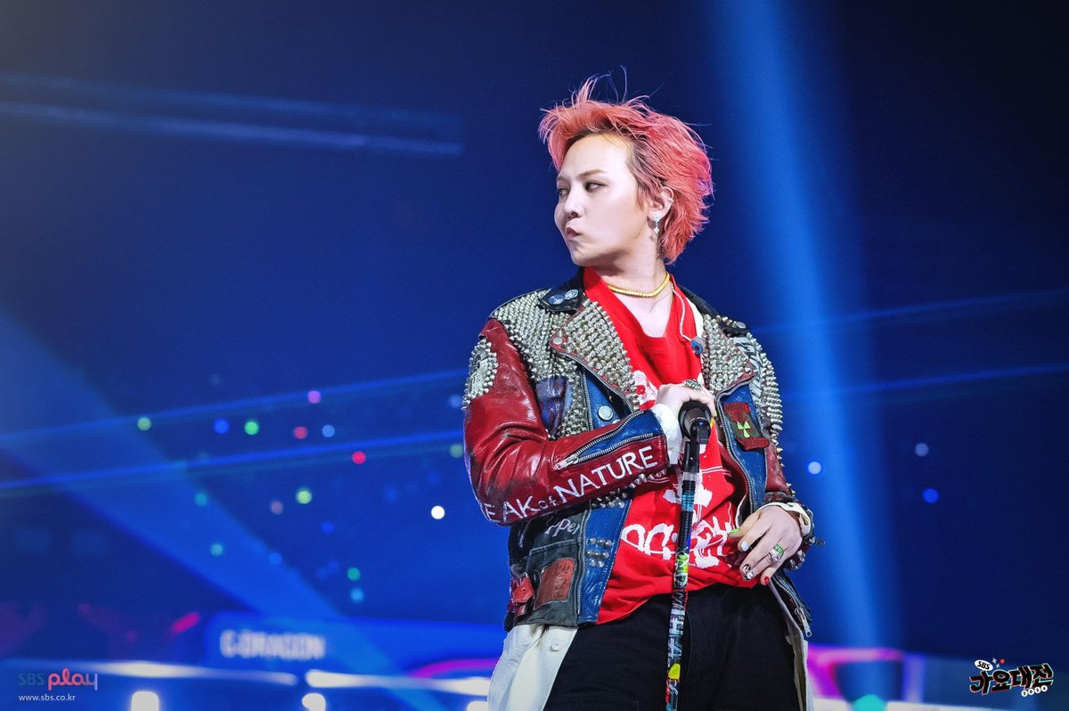 Veteran singer-songwriter Kim Chang-wan mentioned G-Dragon in an interview celebrating the release of his new album for his 70th birthday.

«I was asked to choose about three or four artists for a radio show, and I picked Big Naughty and G-Dragon, as well as 'Touched' and Lee