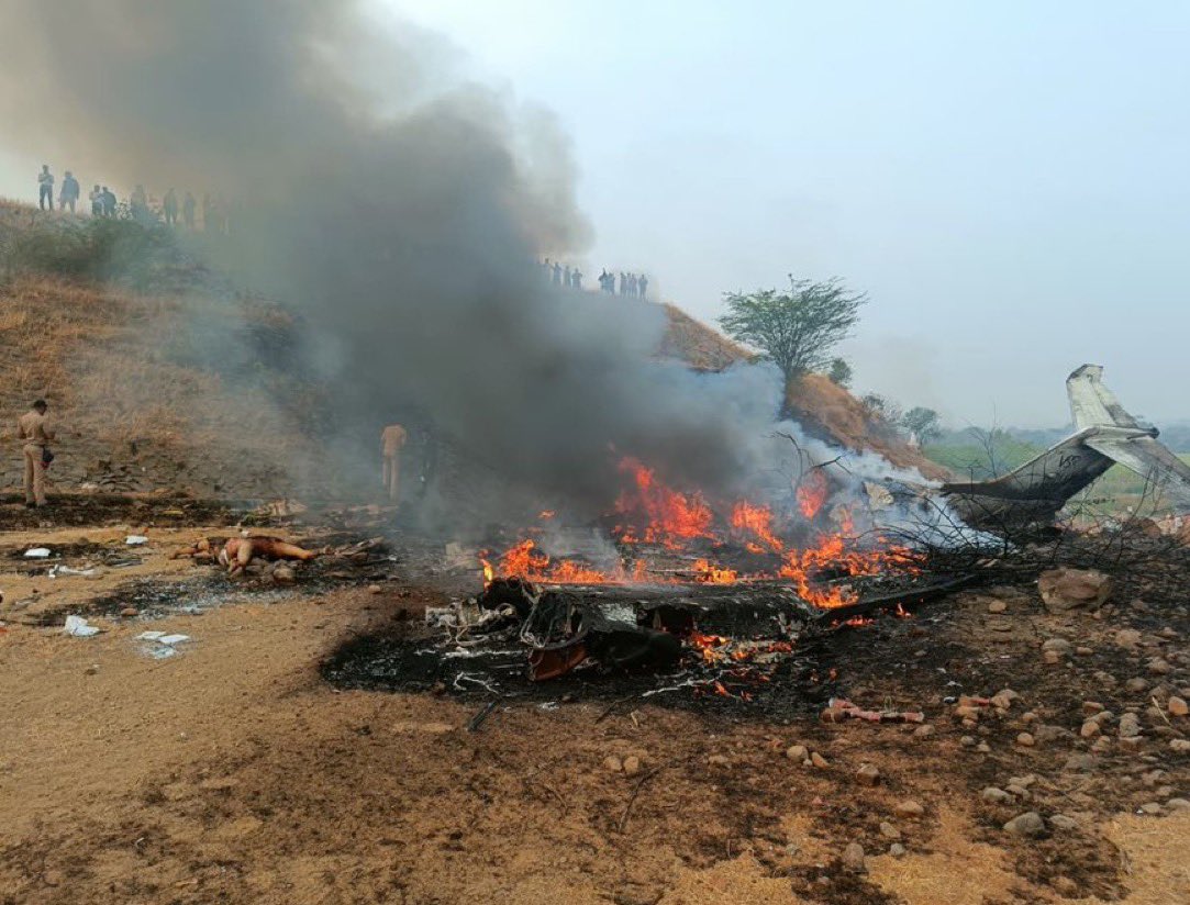 mohitlaws's tweet image. Former BJP Gujarat CM Vijay Rupani died in an Air India plane crash

NDA Deputy CM Ajit Pawar died in a plane crash

India’s ruling party is so corrupt that even its own leaders are dying due to corruption and incompetence.

And people still expect them to save them.

RIP Ajit