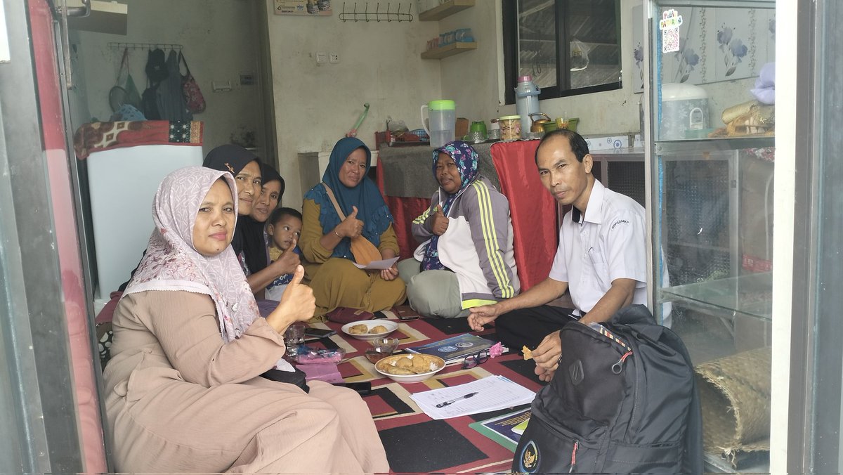 irwan_jan's tweet photo. Rabu, 28/1/2026, Pertemuan Rutin dan akses informasi di Kelompok Pengolah dan Pemasar (Poklahsar) Melati Bahari, Kel. Kota Karang Kec. Telukbetung Timur Kota Bandar Lampung https://t.co/rz21nwisaN