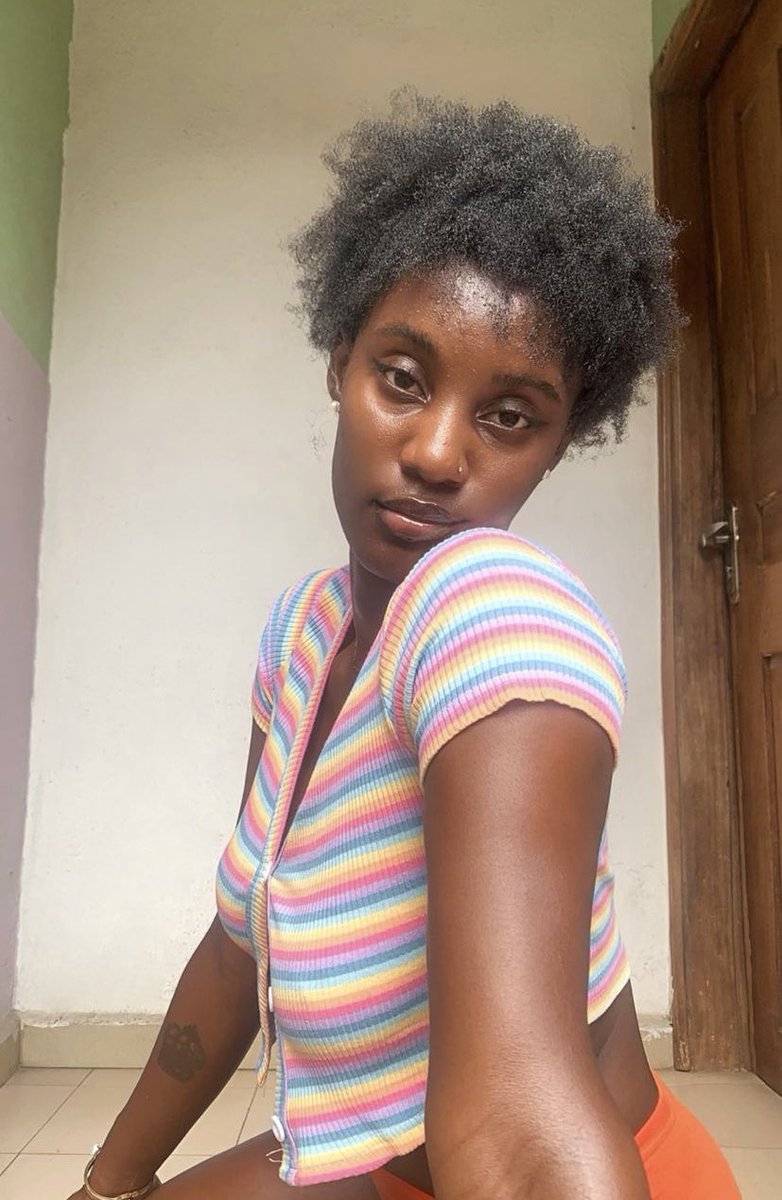 RealBooYoung's tweet photo. Hey! 
Can someone tag her for me. I want to appreciate her beauty. https://t.co/u9s4M11AMP