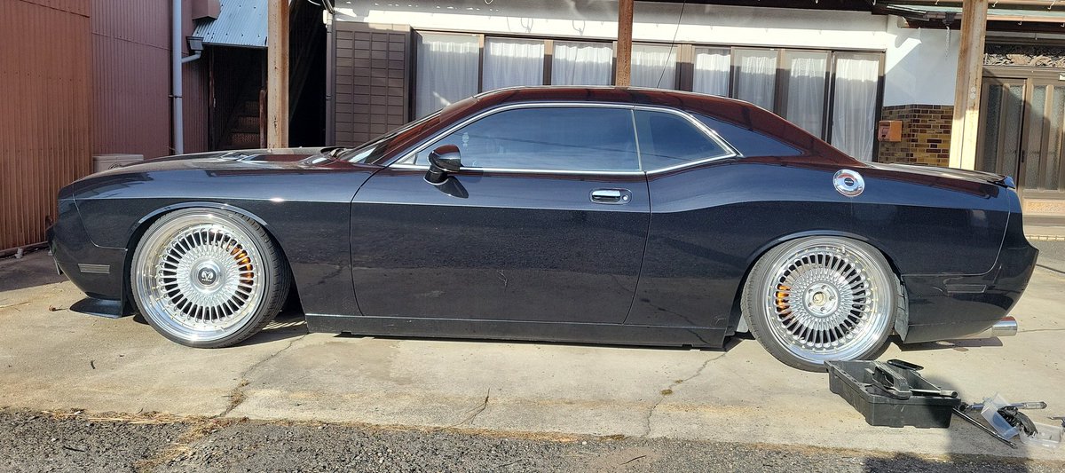 リアの最低車高1ミリも上げることなく走行車高と全上げ時の車高を1.5センチくらい上げることに成功！！！！
これでようやくマシな走行車高で走れることに🥺