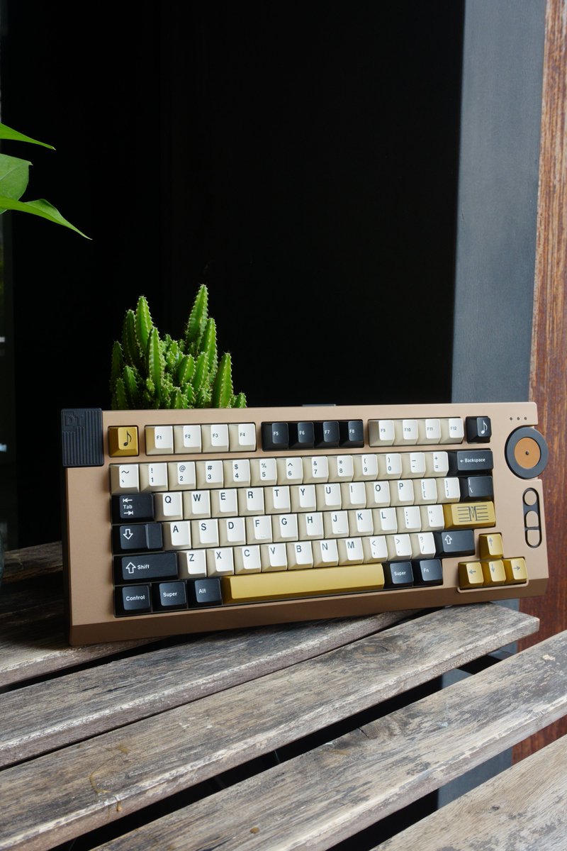 DesktopTribe tweet media