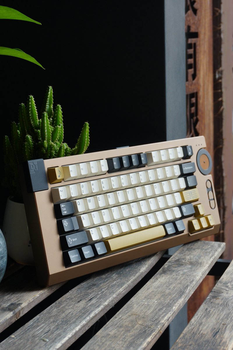DesktopTribe tweet media