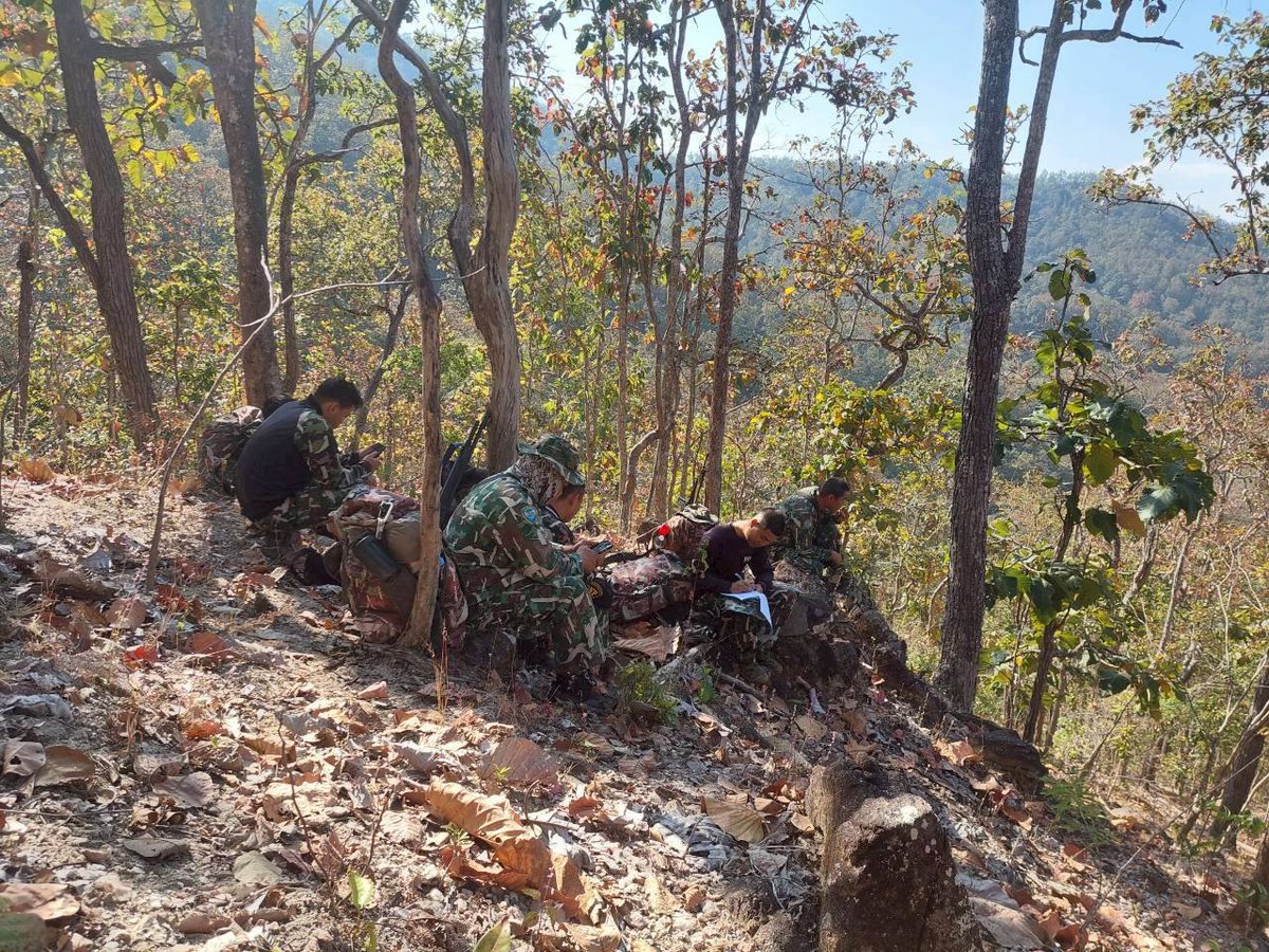 pr_prdnp's tweet photo. สบอ.16 (เชียงใหม่) ลุยต่อ! เจ้าหน้าที่อุทยานแห่งชาติออบหลวง เดินหน้า SMART Patrol ทำแนวกันไฟ พร้อมเคาะประตูบ้านสร้างความเข้าใจกับชุมชน ร่วมใจเฝ้าระวังไฟป่าเพื่อเชียงใหม่ครับ 🌳🔥
​#ไฟป่า #ออบหลวง #เชียงใหม่ #กรมอุทยานแห่งชาติ #SMARTPatrol https://t.co/Hjn6ZUJNMt