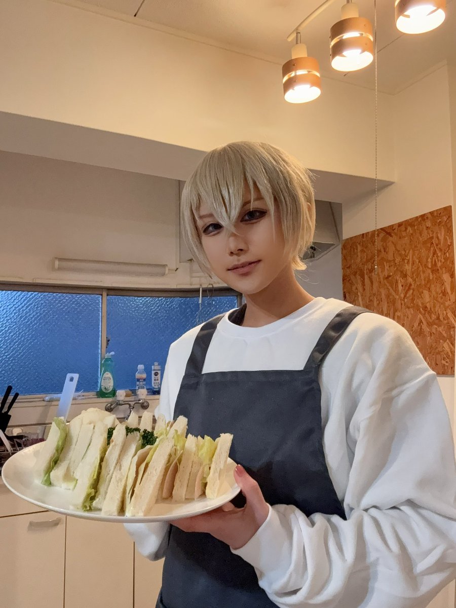 kuzu_624x's tweet photo. あむぴでお料理会して来た

あまりにも普段料理をしないせいで包丁の
持ち方すら怪しかったので
ひろに教えて貰いながらやりました

安室さんの自覚が足りなかったと思います
反省。

とりあえず乱切り覚えました。

一旦、カレーから練習します
皆、食べに来てくれてもええんやで。

 # お料理男子 https://t.co/BsB9VmEPkP