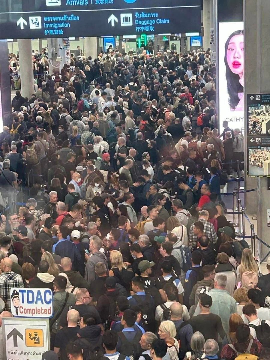 nikichi_n's tweet image. インドで発見されたニパウィルスの検疫強化で、タイの空港が大混雑だそうです