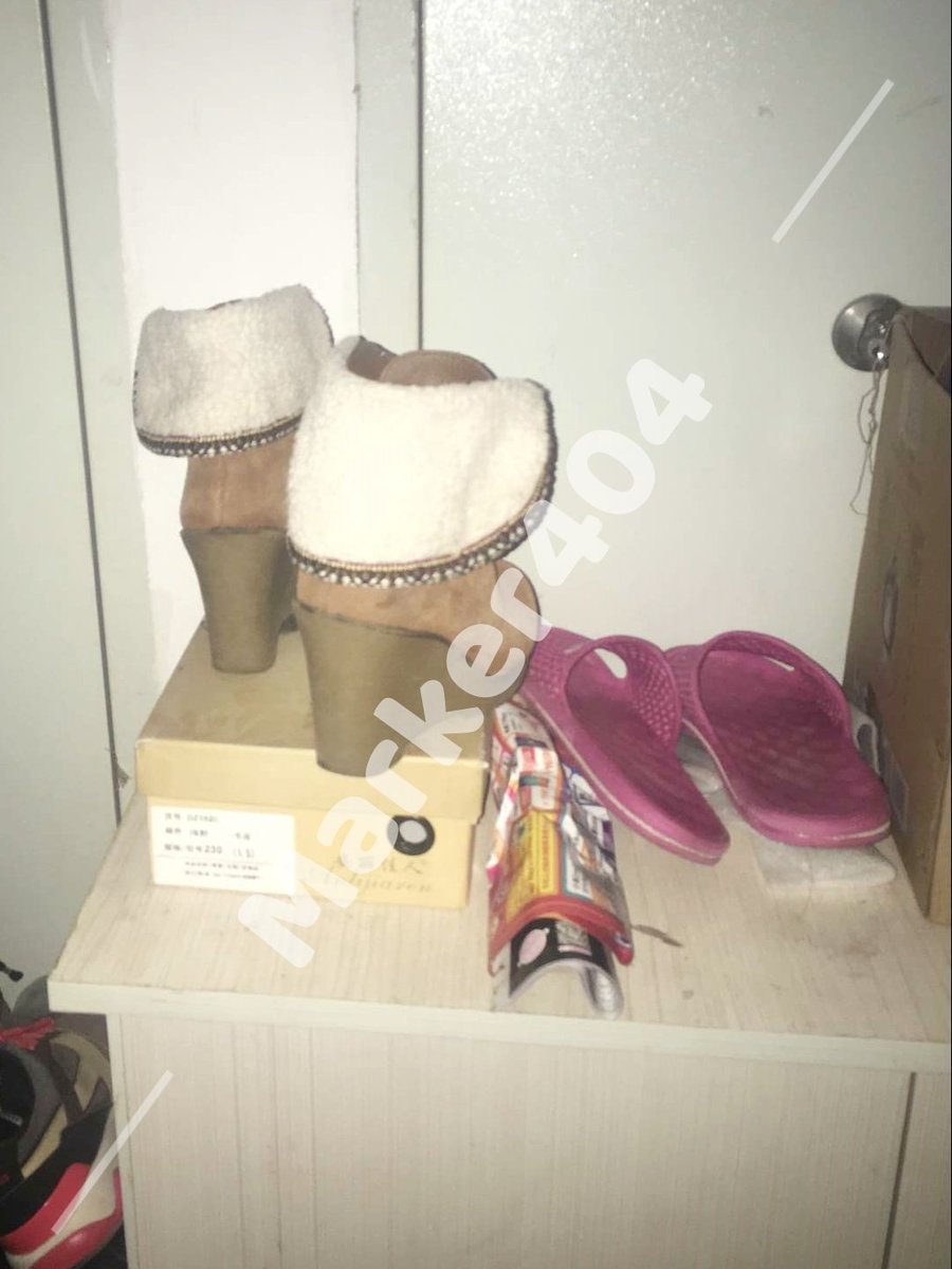 Marker404's tweet photo. 酸臭酸臭的靴子，还是忍不住射了
#原味 #原味鞋子 #高跟靴 #高跟短靴 #高跟鞋 #打胶 #扫楼 #玩鞋 #舔鞋 #闻鞋 #射鞋 https://t.co/SpntatFtDE