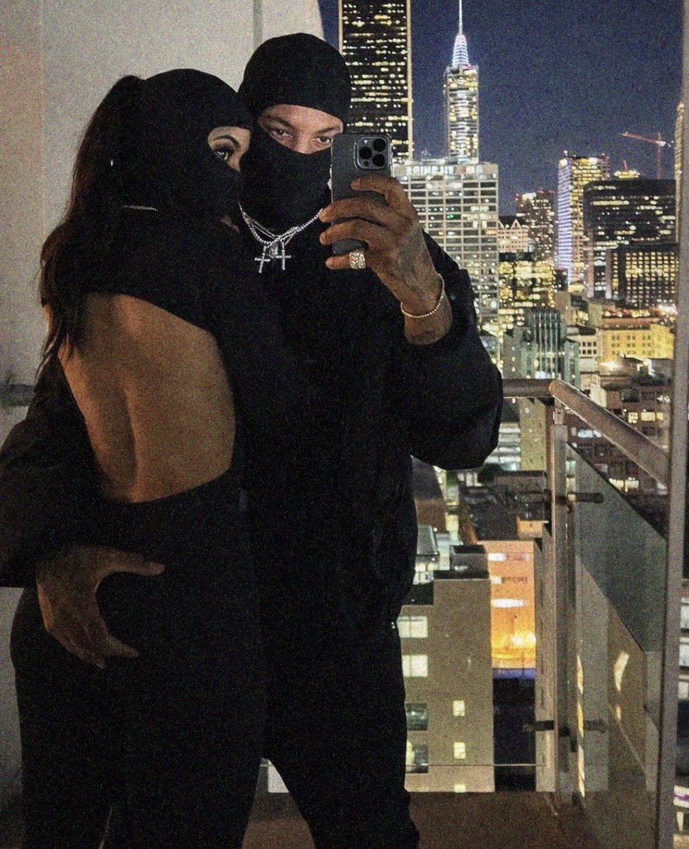 BreadBoi's tweet photo. I love being alone… with YOU https://t.co/MdIohnBy6E