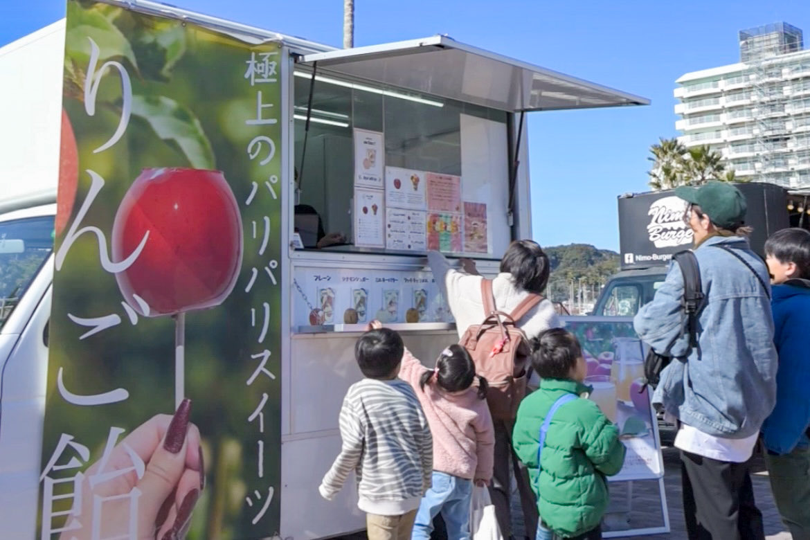 まちかどつるし雛めぐりメイン会場「月の沙漠記念館」前の広場にて、うみそら おんじゅく春祭りが開催されます
<a href="/umisoraday/">御宿うみそらDAY</a> 

開催日　2/21.22.23.28・3/1 （荒天中止）
時間　　10:00〜15:00

雑貨店や飲食店などが出店されます
第20回おんじゅく まちかど つるし雛めぐりと併せてお楽しみください。