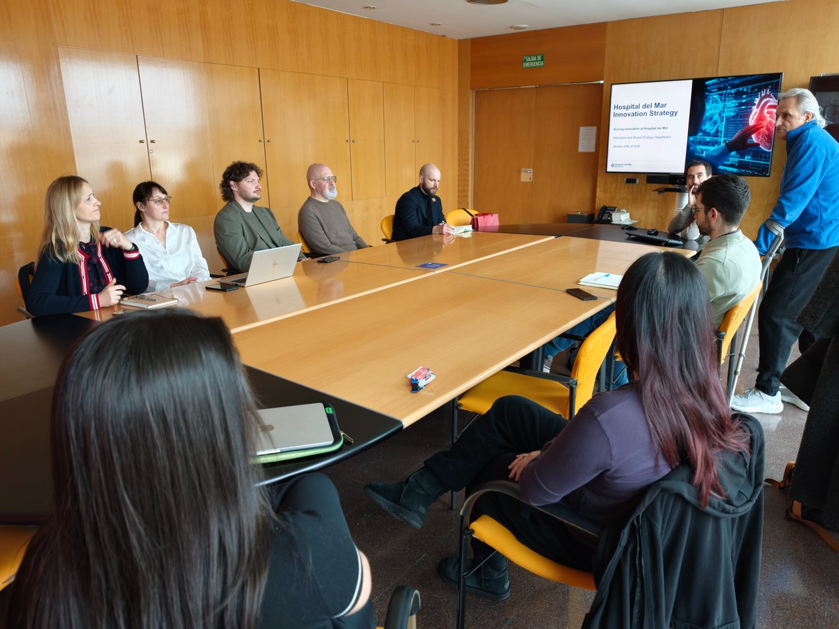 hospitaldelmar's tweet photo. Intercanviant experiències i coneixement amb una delegació encapçalada pel Ministeri de Salut de Lituània, @LithuaniaHealth

Exchanging experiences and knowledge with a delegation led by the Ministry of Health of Lithuania, @LithuaniaHealth 

#InnovacióMAR #FuturHMAR https://t.co/ZOSpUi2xbO