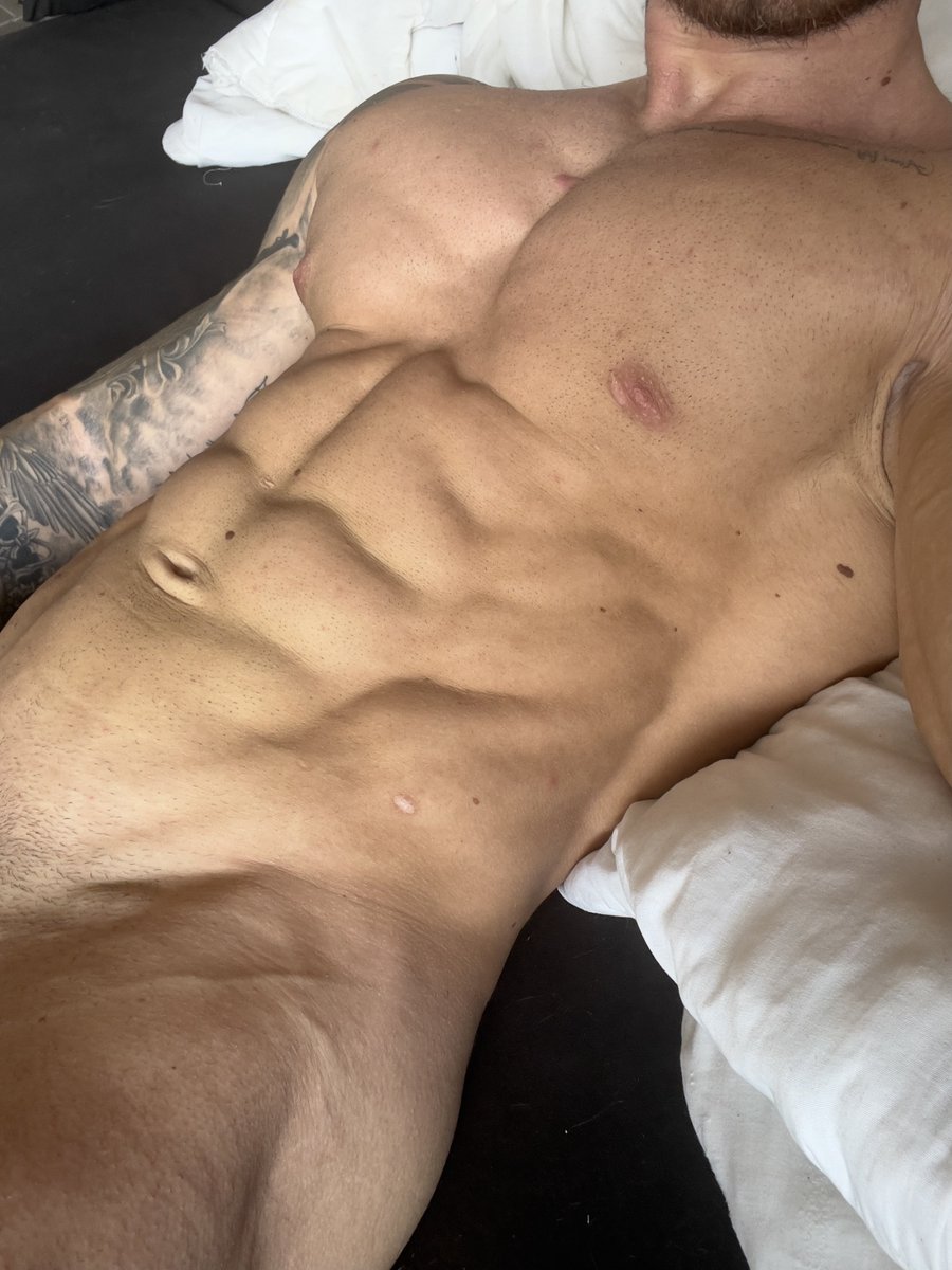 Your Ryan 🔥 tweet media