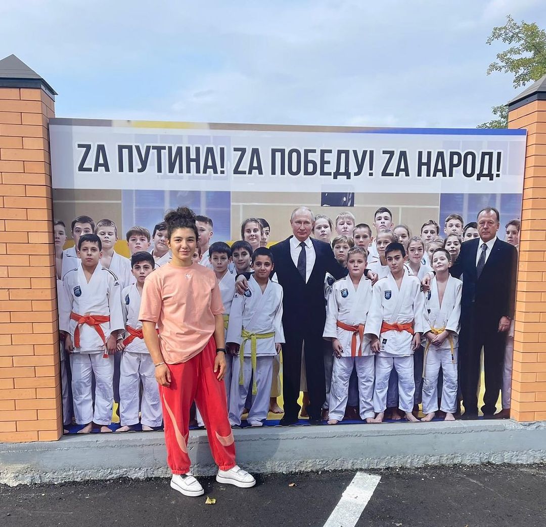 Друзі!  

Підпишіть петицію про запровадження санкцій проти російських спортсменів, які підтримують агресію рф проти України.

Підписання петиції забере лише близько 1 хвилини вашого часу. 

Посилання на петицію у коментарях.⬇️⬇️⬇️⬇️