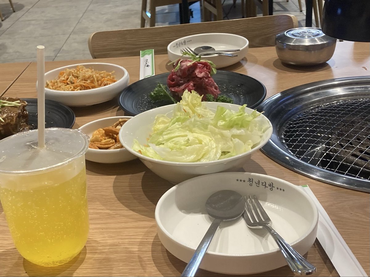 ukecentre61892's tweet photo. @nekomimi9595510 It seems we are all going out to eat! 😋 https://t.co/48iuUtuh3P