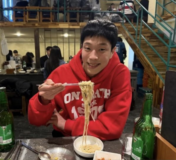 군대 전역후 행복한 대학생 같은데 
먼가 싸이월드갬성🤣🤣