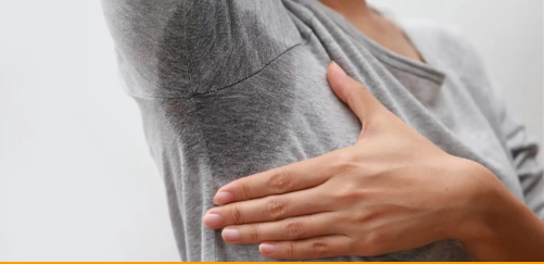 "تعرق الشتاء المزعج؟ اكتشاف لحلول فعّالة وطرق ذكية للتعامل معه!" 