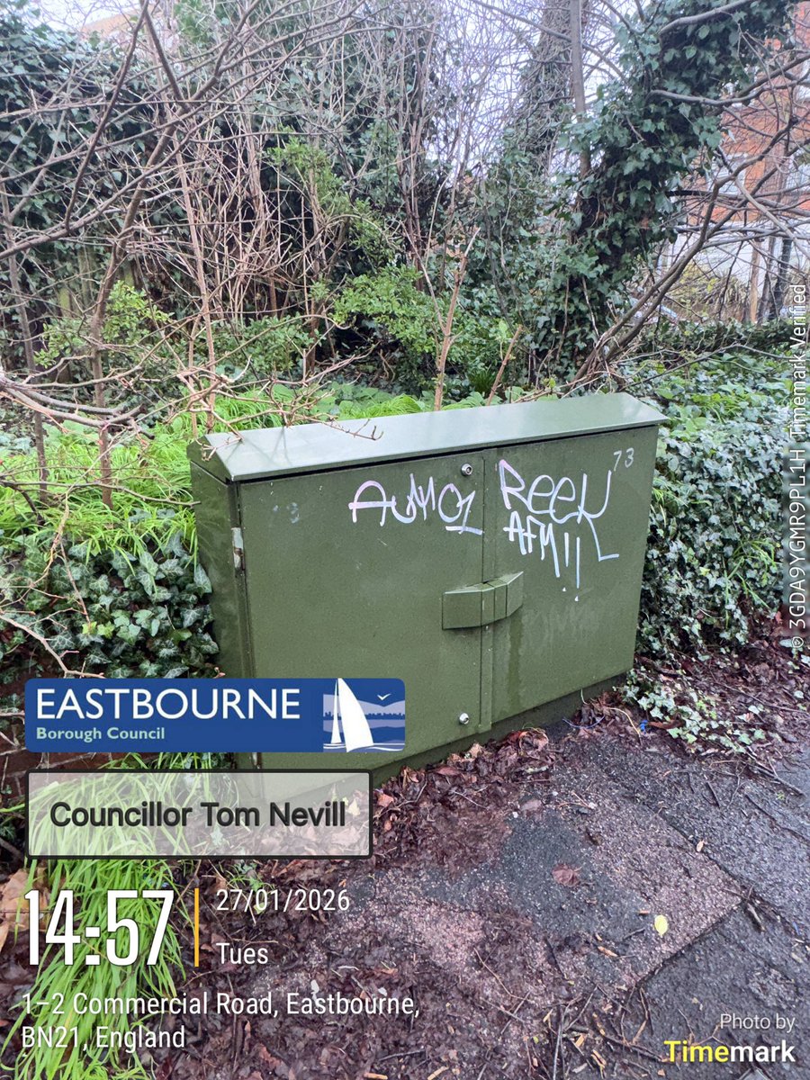 TomNevill3's tweet photo. @WeAreOpenreach These 2 cabinets side by side have graffiti on them. Commercial Road, Eastbourne ///update.foster.drive https://t.co/T9xwn2D3Aq