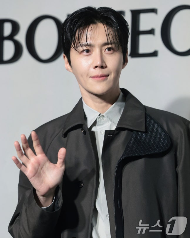 hallyuforums's tweet photo. #KimSeonHo at 'Bottega Veneta 2026 Summer Private View Photocall'!! 📸 : News1

#HallyuForums #Hallyu https://t.co/XgmHxPtxnO