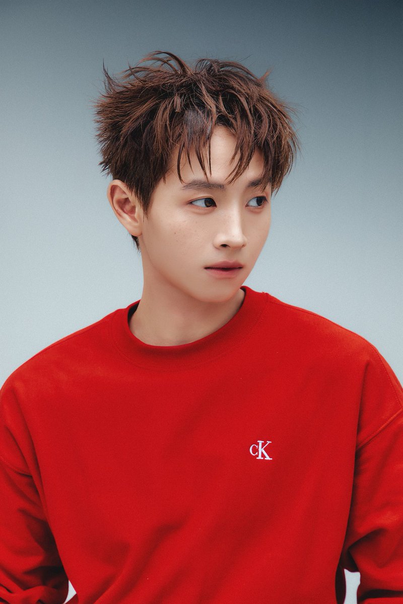 _CONG_twt's tweet image. Red energy on. Start the year bold. ❤️

CongB và Unicong sẵn sàng đón Tết cùng @calvinklein
#mycalvins #CalvinKlein