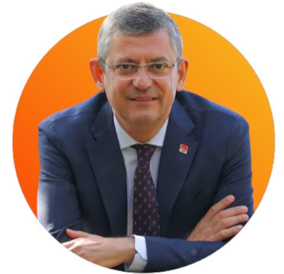 ırkçılık yapmadığı için, 
ülkeyi esir alan ayrımcılığa teslim olmadığı için, ışid barbarlığını güzellemediği için, leş gibi hamasete, goygoya, ötekileştirmeye prim vermediği için saldırıya uğruyor adam. ülkenin düştüğü hale bakın.