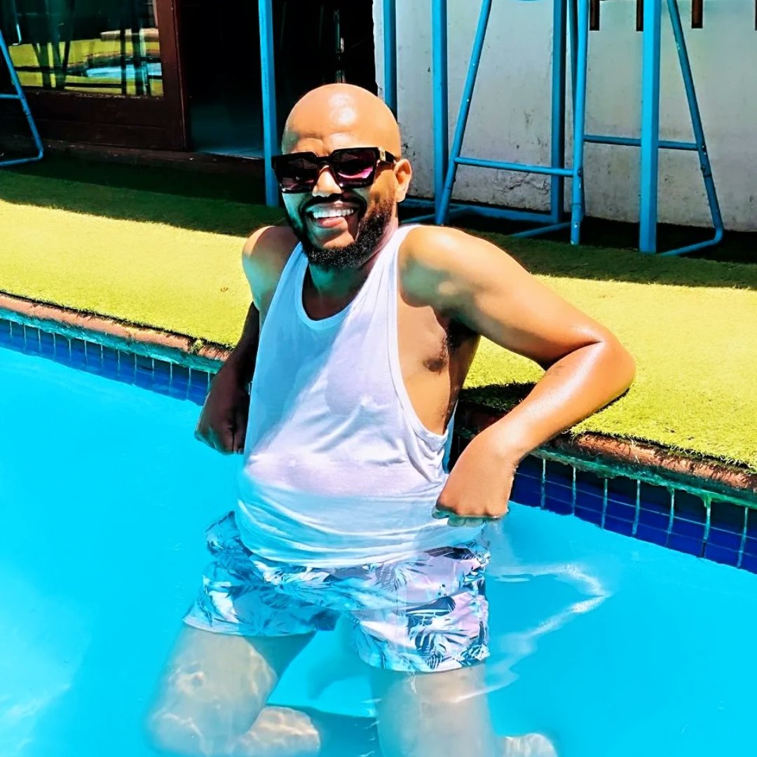 Michael98151930's tweet photo. Mood:Pre-birthday 🎉🍾🥂 https://t.co/7VRvVUZBk2