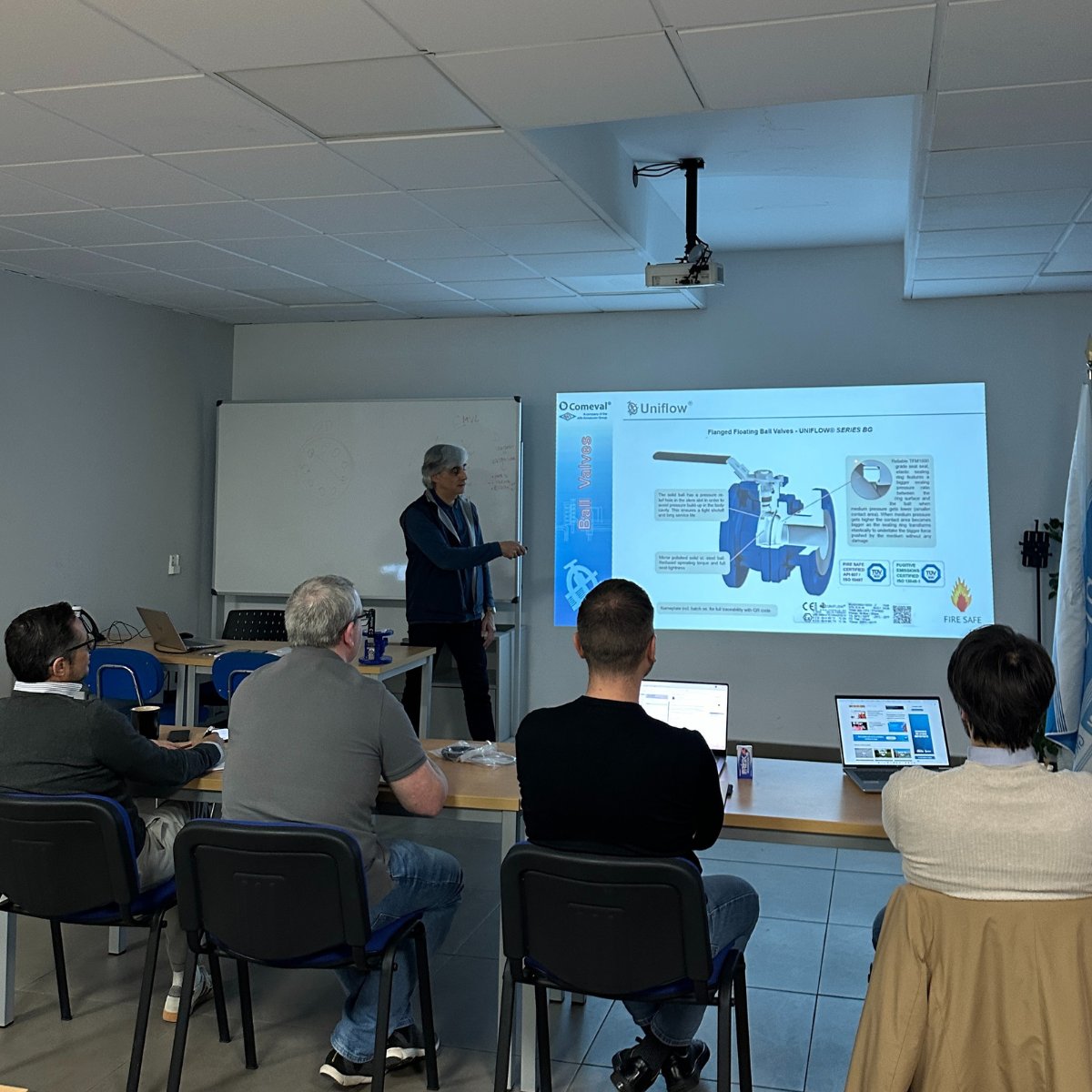 COMEVAL's tweet photo. This week, we conducted a 𝐬𝐩𝐞𝐜𝐢𝐚𝐥𝐢𝐬𝐞𝐝 𝐭𝐞𝐜𝐡𝐧𝐢𝐜𝐚𝐥 𝐭𝐫𝐚𝐢𝐧𝐢𝐧𝐠 𝐬𝐞𝐬𝐬𝐢𝐨𝐧. The session, focused exclusively on our 𝐧𝐞𝐰 𝐁𝐆 𝐬𝐞𝐫𝐢𝐞𝐬 𝐛𝐚𝐥𝐥 𝐯𝐚𝐥𝐯𝐞 𝐫𝐚𝐧𝐠𝐞.
https://t.co/b5UdbLnqC0

#ComevalValveSystems
#Ballvalves https://t.co/NGRDbieyIM
