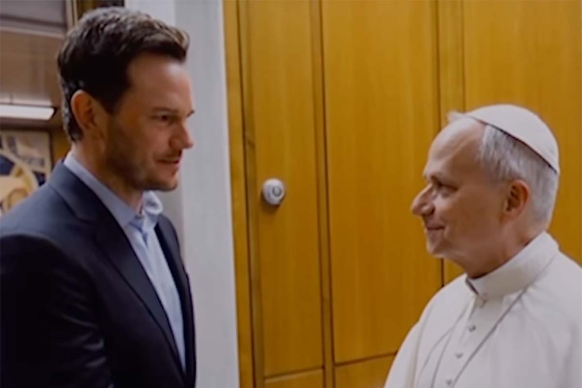 decine21's tweet image. La aragonesa que se coló en el programa de Jimmy Kimmel. #PaulaOrtiz dirige una película en el Vaticano con #ChrisPratt . #Documental sobre la necrópolis de San Pedro. El actor lo acaba de promocionar en el célebre programa estadounidense.
decine21.com/noticias/13096…